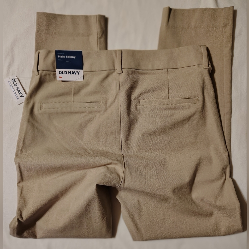 Old Navy High Rise Pixie Skinny Secret Smooth Pockets Chinos Size 10 NWT - Picture 3 of 12